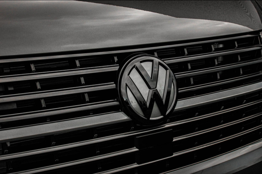 Volkswagen Transporter 2.0 TDI L2H1 150PK BULLI DC DUBBEL CABINE / LEIGHTONVANS BODYKIT / FULL OPTINS / LEDER / FULL BLACK / APPLE