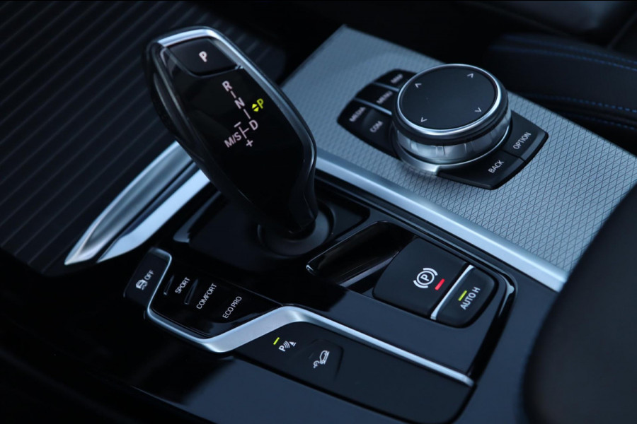 BMW X3 XDrive30i M Sport / PANO / HUD / LIVE COCKPIT / CAMERA / DEALER SERVICE