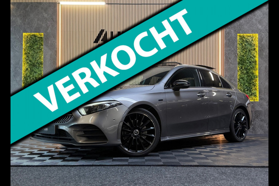 Mercedes-Benz A-Klasse 250e Premium Plus |AMG|PANO|BURMESTER|360CAM|MEMORY|KEYLESS|SFEERVERLICHT|DEALER ONDERHOUDEN|218PK|BOMVOL!|