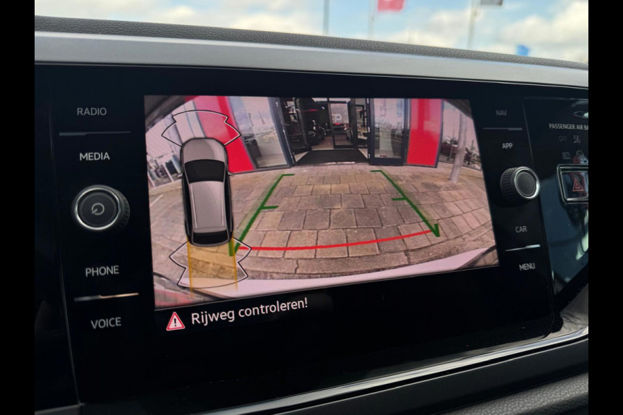 Volkswagen Taigo 1.0 TSI R-Line Business DSG-7 | Panorama | Camera | Parksensor | Adaptive Cruise Conrol | LED | Carplay