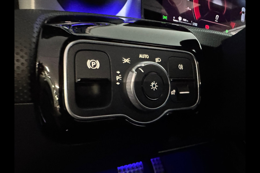 Mercedes-Benz A-Klasse 180 AMG Pano|Memory|Burmester|HuD|VOL
