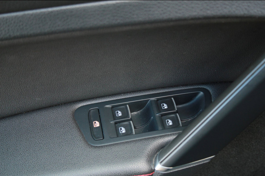 Volkswagen Golf 2.0 TSI GTI Performance