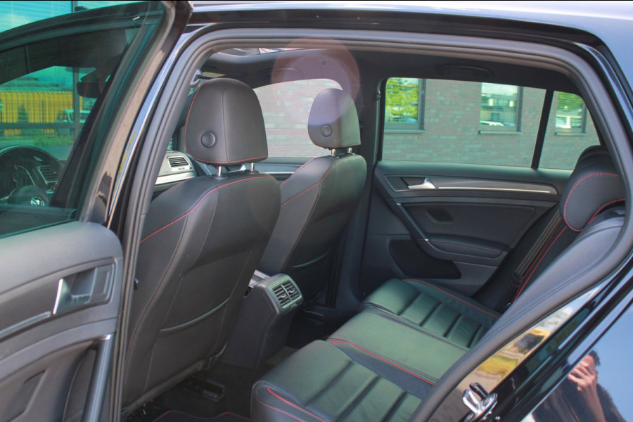 Volkswagen Golf 2.0 TSI GTI Performance