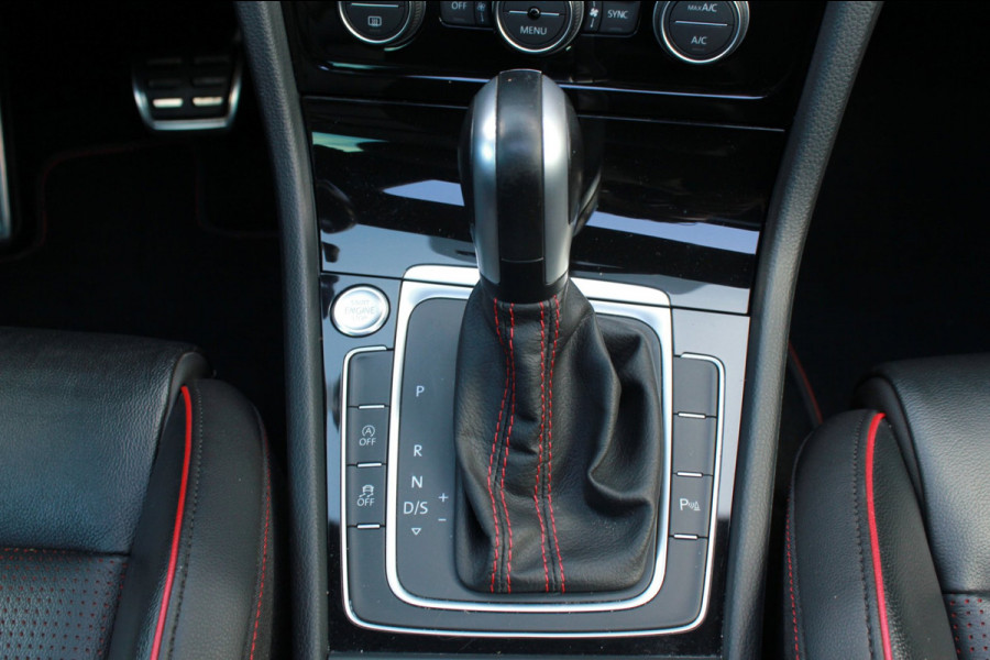 Volkswagen Golf 2.0 TSI GTI Performance