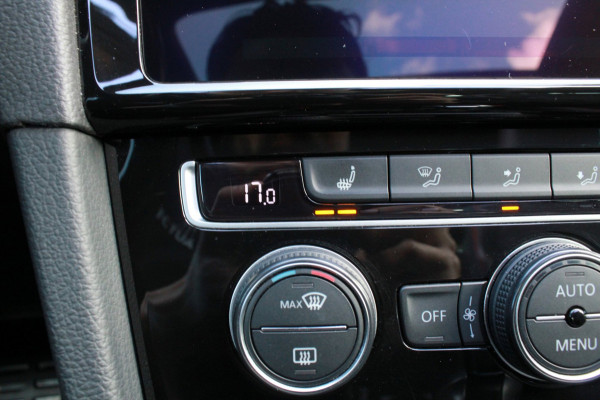 Volkswagen Golf 2.0 TSI GTI Performance