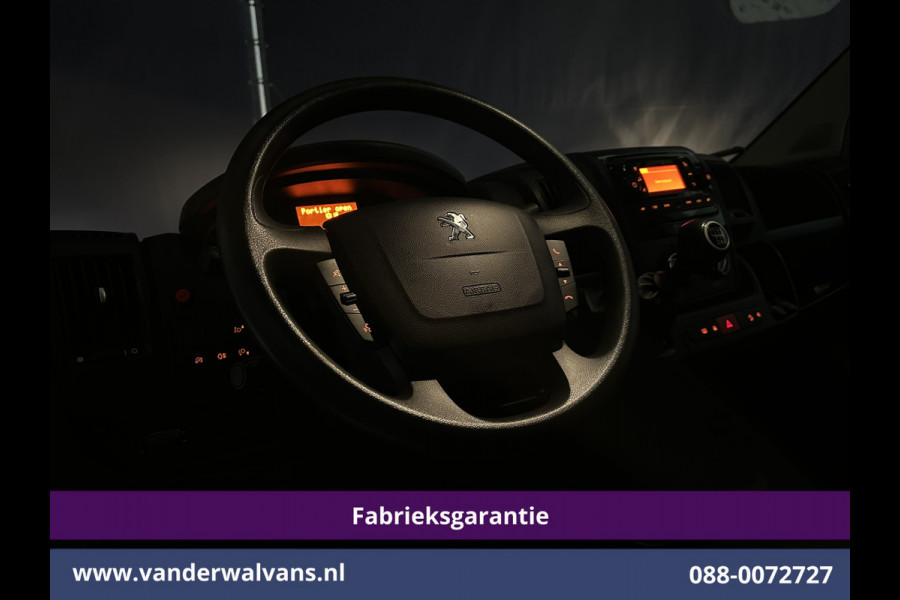 Peugeot Boxer 2.2 BlueHDi 165pk Bakwagen 434cm Lang Laadklep Fabrieksgarantie Euro6 Airco | Camera | Cruisecontrol Bijrijdersbank, 910kg laadvermogen