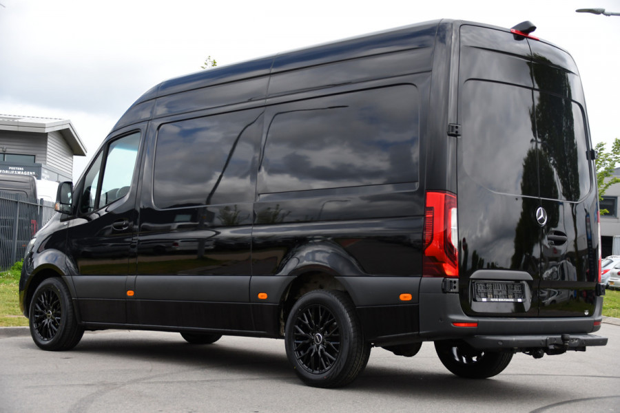 Mercedes-Benz Sprinter 319 3.0 CDI L2H2 Black Edition Adaptieve Cruise, Camera, Carplay, 10,5'' Mbux, LED, Stoelverwarming, Geveerde stoel, Trekhaak, Uniek!