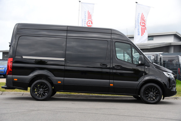 Mercedes-Benz Sprinter 319 3.0 CDI L2H2 Black Edition Adaptieve Cruise, Camera, Carplay, 10,5'' Mbux, LED, Stoelverwarming, Geveerde stoel, Trekhaak, Uniek!