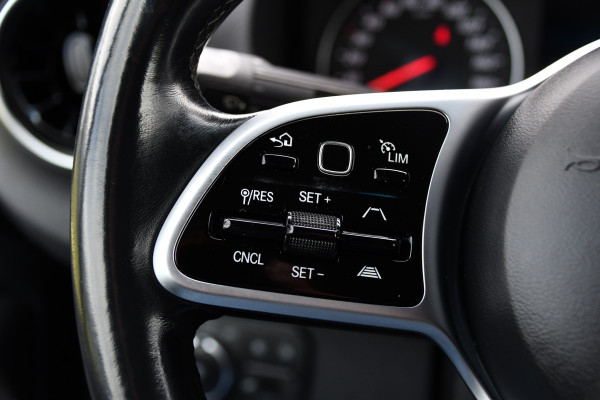 Mercedes-Benz Sprinter 319 3.0 CDI L2H2 Black Edition Adaptieve Cruise, Camera, Carplay, 10,5'' Mbux, LED, Stoelverwarming, Geveerde stoel, Trekhaak, Uniek!