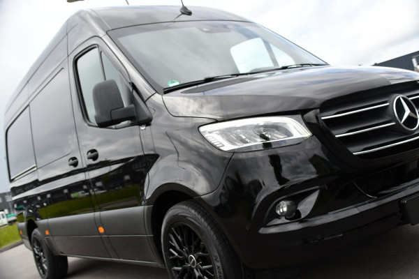 Mercedes-Benz Sprinter 319 3.0 CDI L2H2 Black Edition Adaptieve Cruise, Camera, Carplay, 10,5'' Mbux, LED, Stoelverwarming, Geveerde stoel, Trekhaak, Uniek!