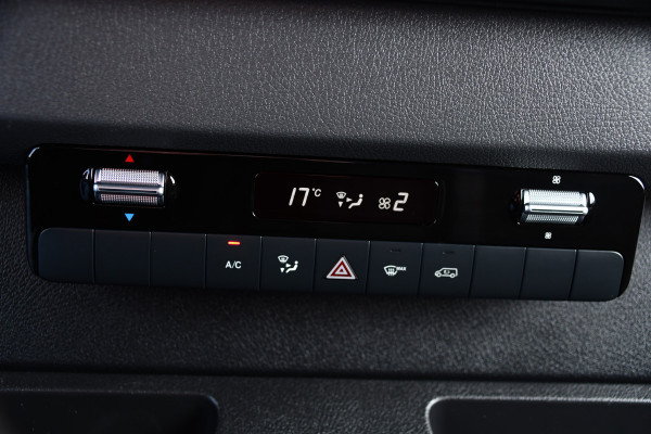 Mercedes-Benz Sprinter 319 3.0 CDI L2H2 Black Edition Adaptieve Cruise, Camera, Carplay, 10,5'' Mbux, LED, Stoelverwarming, Geveerde stoel, Trekhaak, Uniek!