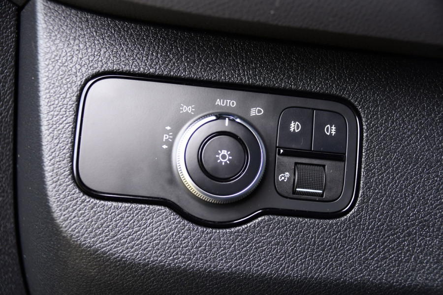 Mercedes-Benz Sprinter 319 3.0 CDI L2H2 Black Edition Adaptieve Cruise, Camera, Carplay, 10,5'' Mbux, LED, Stoelverwarming, Geveerde stoel, Trekhaak, Uniek!
