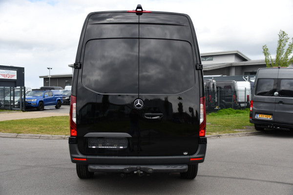 Mercedes-Benz Sprinter 319 3.0 CDI L2H2 Black Edition Adaptieve Cruise, Camera, Carplay, 10,5'' Mbux, LED, Stoelverwarming, Geveerde stoel, Trekhaak, Uniek!