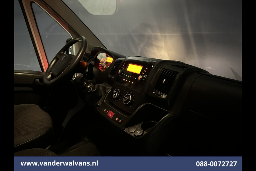 Peugeot Boxer 2.2 BlueHDi 141pk Bakwagen 435cm Lang Laadklep Euro6 Airco | 1055kg laadvermogen | Cruisecontrol Bijrijdersbank