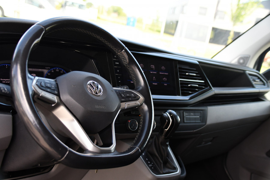 Volkswagen Transporter 2.0 TDI L1H1 30 Bulli Virtual, Adaptieve Cruise, Camera, Carplay, 199pk, Automaat, Trekhaak, LED, Stoelverwarming, Trekhaak, Uniek!