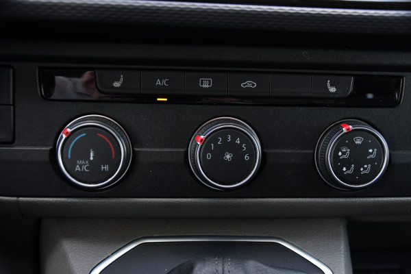 Volkswagen Transporter 2.0 TDI L1H1 30 Bulli Virtual, Adaptieve Cruise, Camera, Carplay, 199pk, Automaat, Trekhaak, LED, Stoelverwarming, Trekhaak, Uniek!