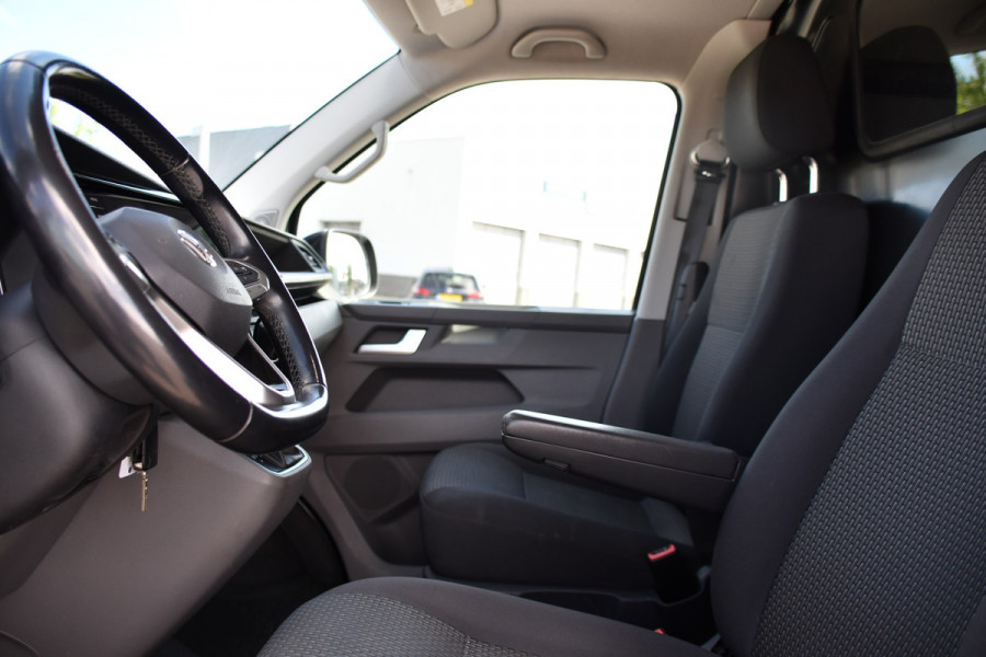Volkswagen Transporter 2.0 TDI L1H1 30 Bulli Virtual, Adaptieve Cruise, Camera, Carplay, 199pk, Automaat, Trekhaak, LED, Stoelverwarming, Trekhaak, Uniek!