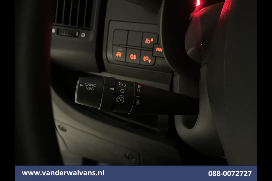 Peugeot Boxer 2.2 BlueHDi 141pk Bakwagen 436cm Lang Laadklep Euro6 Airco | 1055kg laadvermogen | Cruisecontrol Bijrijdersbank.