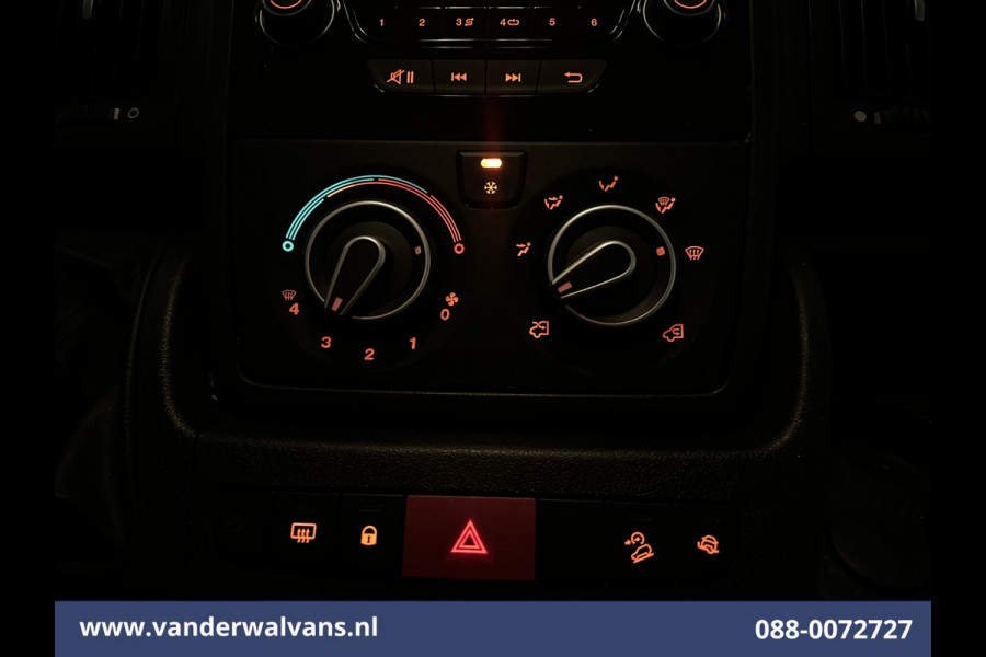 Peugeot Boxer 2.2 BlueHDi 141pk Bakwagen 436cm Lang Laadklep Euro6 Airco | 1055kg laadvermogen | Cruisecontrol Bijrijdersbank.