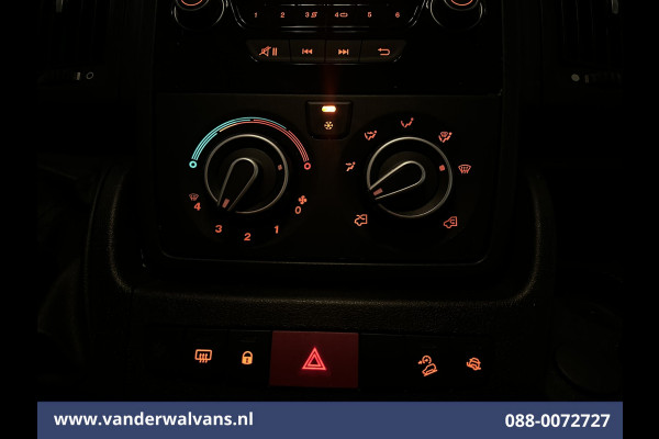 Peugeot Boxer 2.2 BlueHDi 141pk Bakwagen 436cm Lang Laadklep Euro6 Airco | 1055kg laadvermogen | Cruisecontrol Bijrijdersbank.