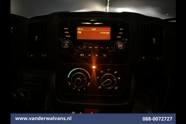Peugeot Boxer 2.2 BlueHDi 141pk Bakwagen 436cm Lang Laadklep Euro6 Airco | 1055kg laadvermogen | Cruisecontrol Bijrijdersbank.