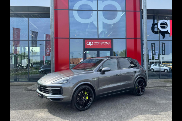 Porsche Cayenne 3.0 E-Hybrid | Panorama | Luchtvering | Bose | Dodehoek sensor | Stoel ventilatie | Sport Chrono