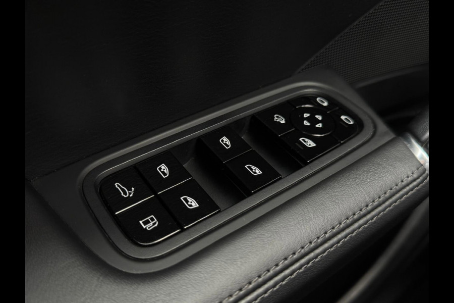 Porsche Cayenne 3.0 E-Hybrid | Panorama | Luchtvering | Bose | Dodehoek sensor | Stoel ventilatie | Sport Chrono