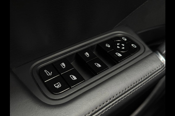 Porsche Cayenne 3.0 E-Hybrid | Panorama | Luchtvering | Bose | Dodehoek sensor | Stoel ventilatie | Sport Chrono