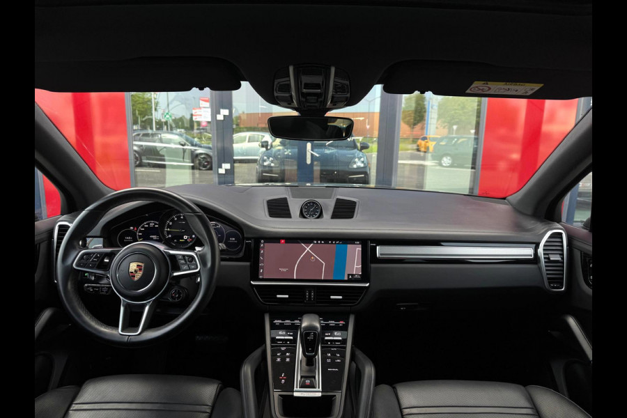 Porsche Cayenne 3.0 E-Hybrid | Panorama | Luchtvering | Bose | Dodehoek sensor | Stoel ventilatie | Sport Chrono