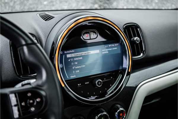 MINI Countryman Cooper S E ALL4 Pano / Adaptieve cruise / Leder / 18inch / Camera /