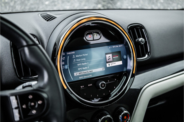 MINI Countryman Cooper S E ALL4 Pano / Adaptieve cruise / Leder / 18inch / Camera /