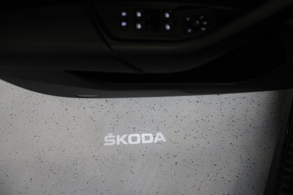 Škoda Octavia Combi 1.0 e-TSI Business Edition Plus | HUD | Keyless-Go | CarPlay | Cockpit |Camera | Stoelverw | LED |Trekhaak |