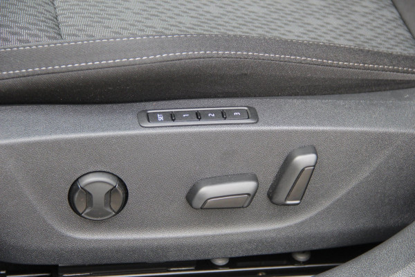 Škoda Octavia Combi 1.0 e-TSI Business Edition Plus | HUD | Keyless-Go | CarPlay | Cockpit |Camera | Stoelverw | LED |Trekhaak |