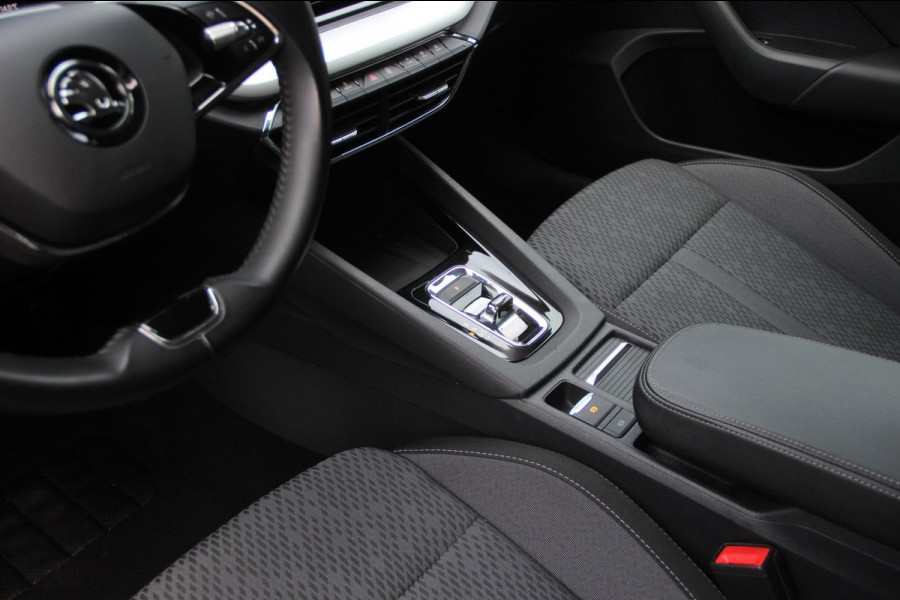 Škoda Octavia Combi 1.0 e-TSI Business Edition Plus | HUD | Keyless-Go | CarPlay | Cockpit |Camera | Stoelverw | LED |Trekhaak |