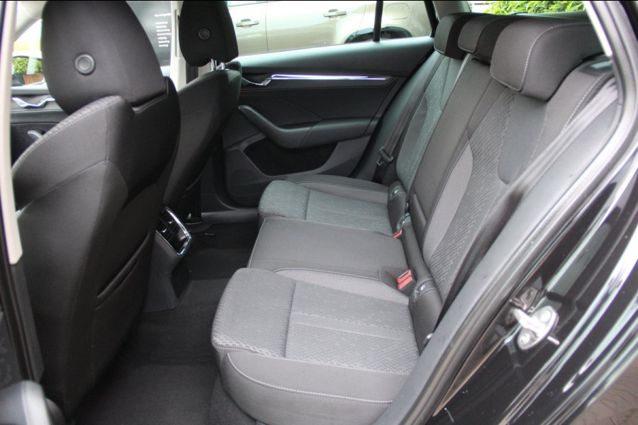 Škoda Octavia Combi 1.0 e-TSI Business Edition Plus | HUD | Keyless-Go | CarPlay | Cockpit |Camera | Stoelverw | LED |Trekhaak |
