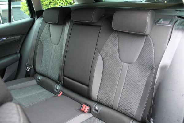 Škoda Octavia Combi 1.0 e-TSI Business Edition Plus | HUD | Keyless-Go | CarPlay | Cockpit |Camera | Stoelverw | LED |Trekhaak |