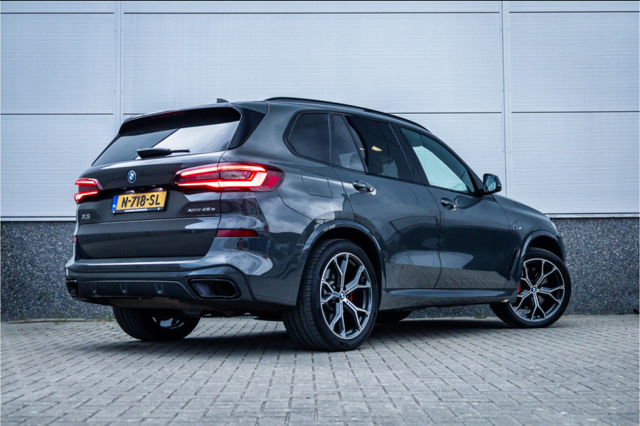 BMW X5 xDrive45e M-Sport Dravitgrau Skylounge / Bowers & Wilkins / Achteras sturing / Individual / Alcantara Hemel /