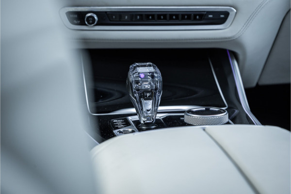 BMW X5 xDrive45e M-Sport Dravitgrau Skylounge / Bowers & Wilkins / Achteras sturing / Individual / Alcantara Hemel /