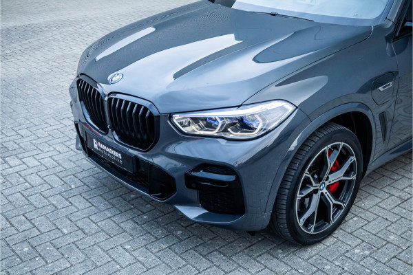 BMW X5 xDrive45e M-Sport Dravitgrau Skylounge / Bowers & Wilkins / Achteras sturing / Individual / Alcantara Hemel /