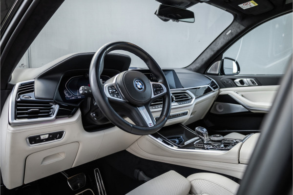 BMW X5 xDrive45e M-Sport Dravitgrau Skylounge / Bowers & Wilkins / Achteras sturing / Individual / Alcantara Hemel /