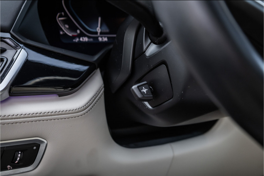 BMW X5 xDrive45e M-Sport Dravitgrau Skylounge / Bowers & Wilkins / Achteras sturing / Individual / Alcantara Hemel /