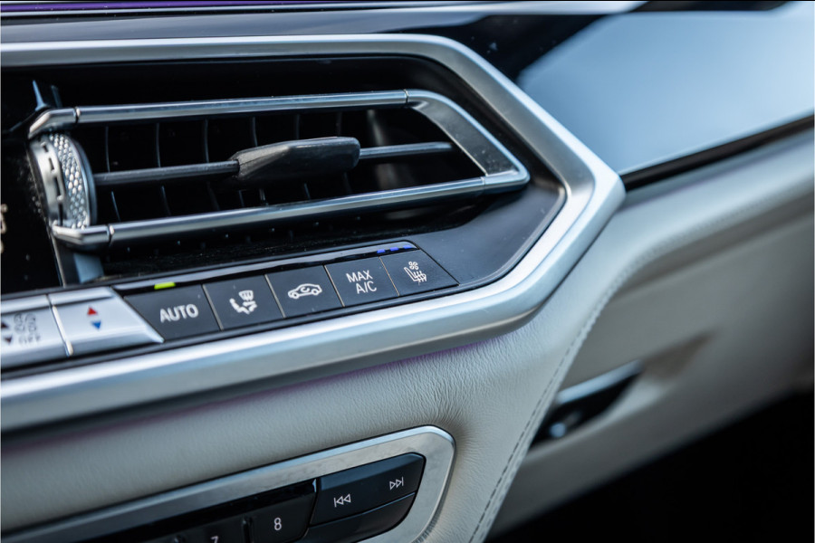 BMW X5 xDrive45e M-Sport Dravitgrau Skylounge / Bowers & Wilkins / Achteras sturing / Individual / Alcantara Hemel /
