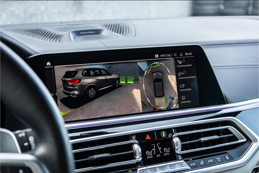 BMW X5 xDrive45e M-Sport Dravitgrau Skylounge / Bowers & Wilkins / Achteras sturing / Individual / Alcantara Hemel /