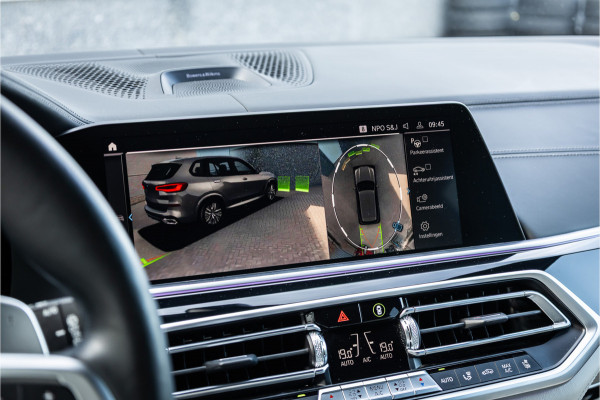 BMW X5 xDrive45e M-Sport Dravitgrau Skylounge / Bowers & Wilkins / Achteras sturing / Individual / Alcantara Hemel /