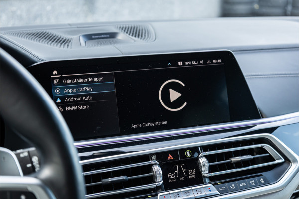 BMW X5 xDrive45e M-Sport Dravitgrau Skylounge / Bowers & Wilkins / Achteras sturing / Individual / Alcantara Hemel /
