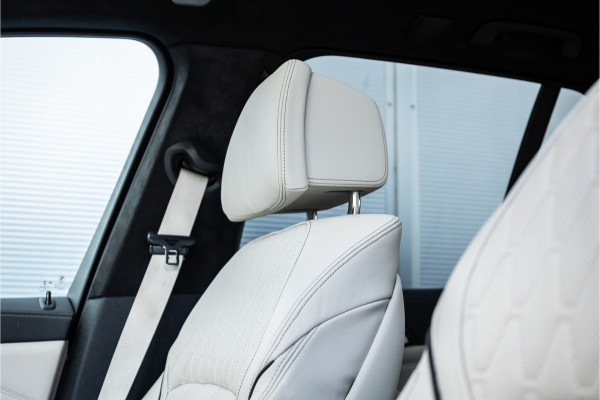 BMW X5 xDrive45e M-Sport Dravitgrau Skylounge / Bowers & Wilkins / Achteras sturing / Individual / Alcantara Hemel /