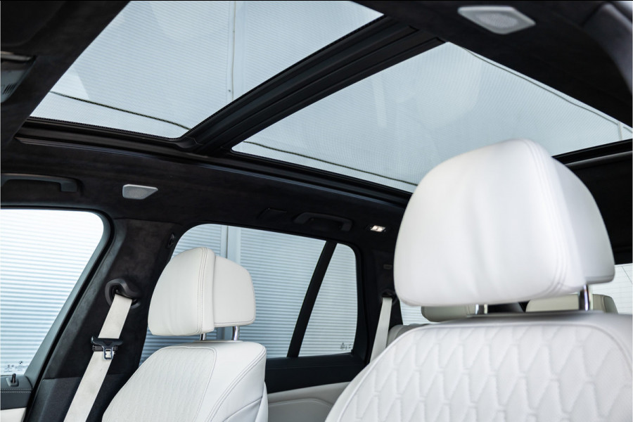 BMW X5 xDrive45e M-Sport Dravitgrau Skylounge / Bowers & Wilkins / Achteras sturing / Individual / Alcantara Hemel /