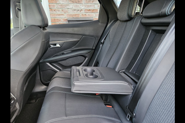 Peugeot 3008 1.6 HYbrid 225 Allure Carplay! Plug-In! Camera! Navigatie! Mooie/Nette Auto!