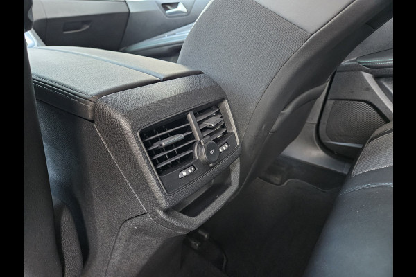 Peugeot 3008 1.6 HYbrid 225 Allure Carplay! Plug-In! Camera! Navigatie! Mooie/Nette Auto!