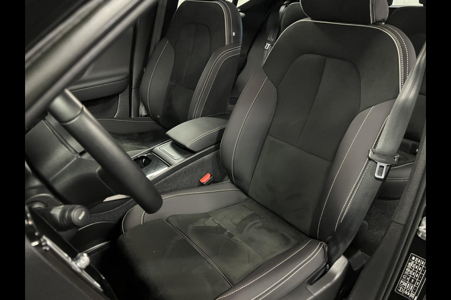 Volvo XC40 Ultimate Dark Open dak | Adapt. cruise | 360 camera | Stuur-/stoelverwarming | Harman/Kardon | Memory | Carplay